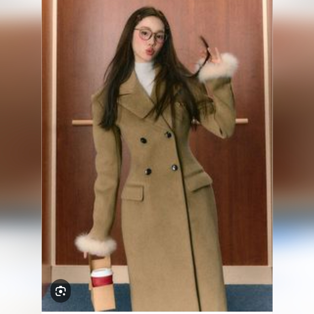 LaluneDuCiel Elegant Tan Double-Breasted Women's Coat With Detachable Faux Fur